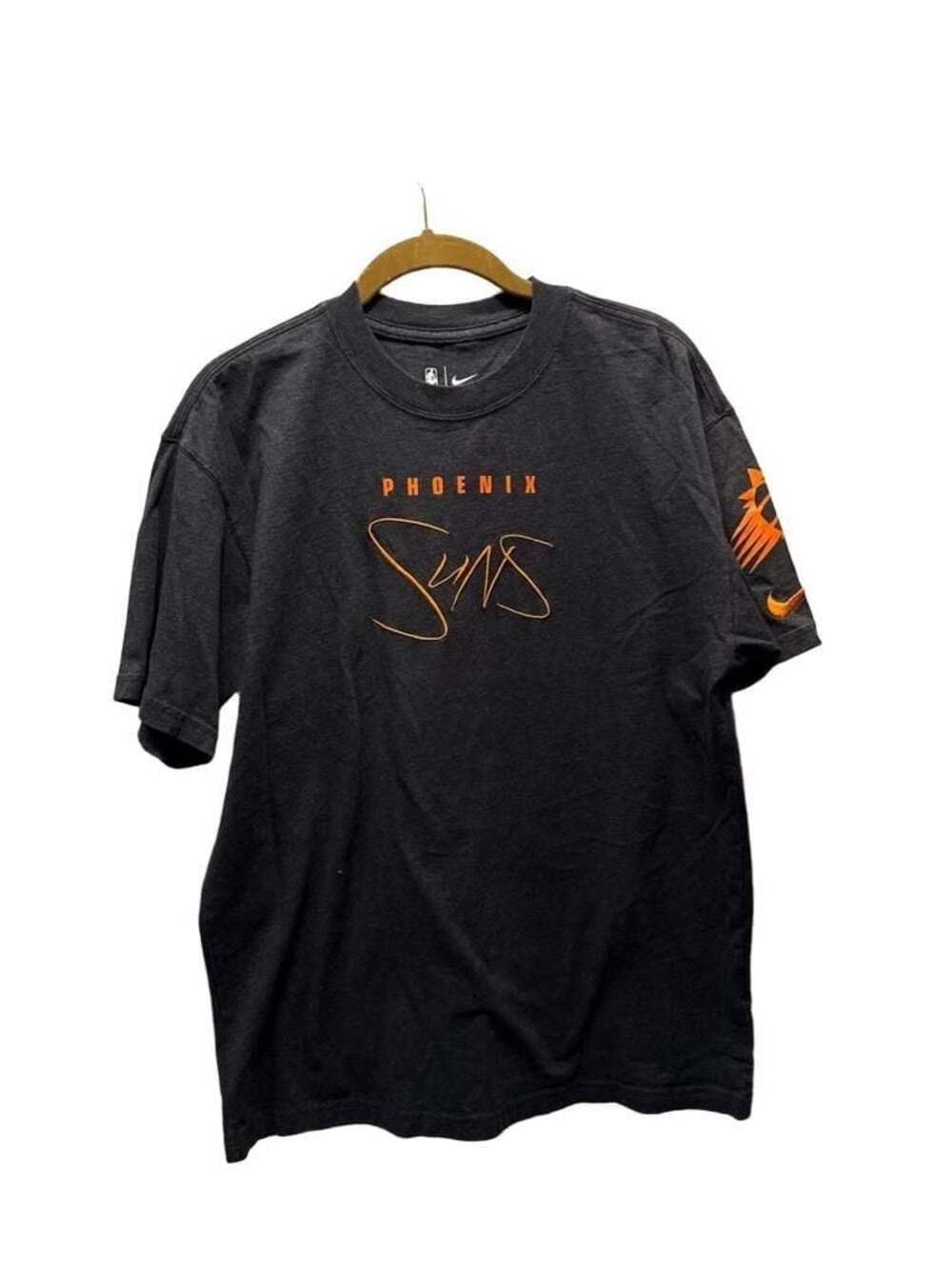 Nike Phoenix Suns Courtside Versus Flight Max90 Embroidered Graphic T-Shirt - He
